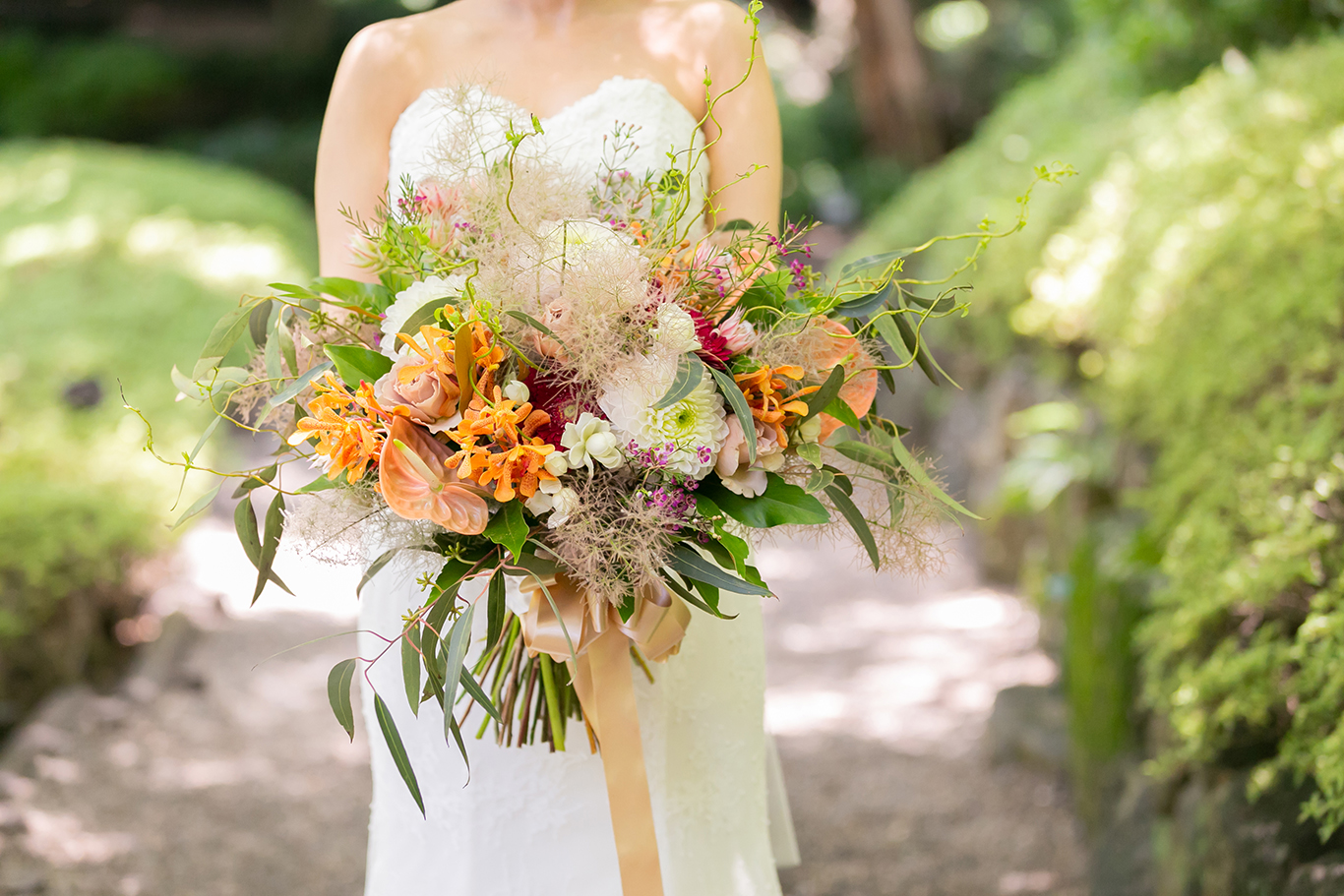結婚式で人気のお花の種類と花言葉
